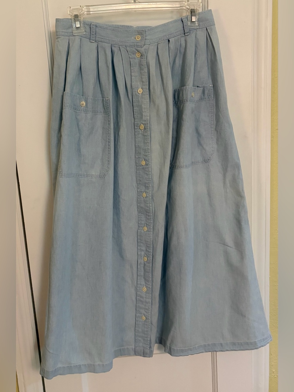 Vintage Black Label Eddie Bauer Light Blue Button-Front A-Line Denim Skirt